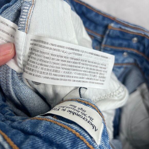 Abercrombie & Fitch 90s Relaxed Jean High Rise Raw Hem Curve Love Size 27-4R - Picture 8 of 10